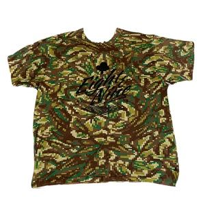 8&9 Digital Bud Camo T-Shirt